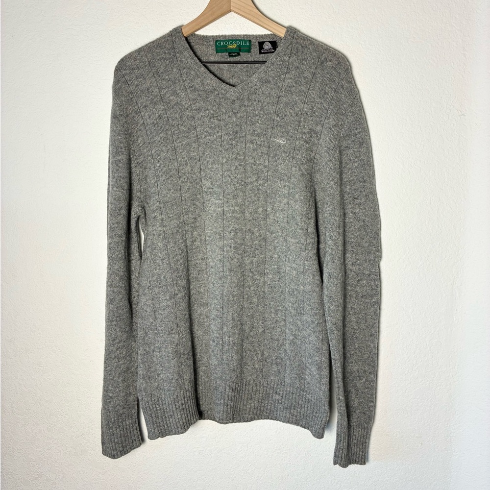Crocodile Men's Gray Lambs Wool V-Neck Sweater